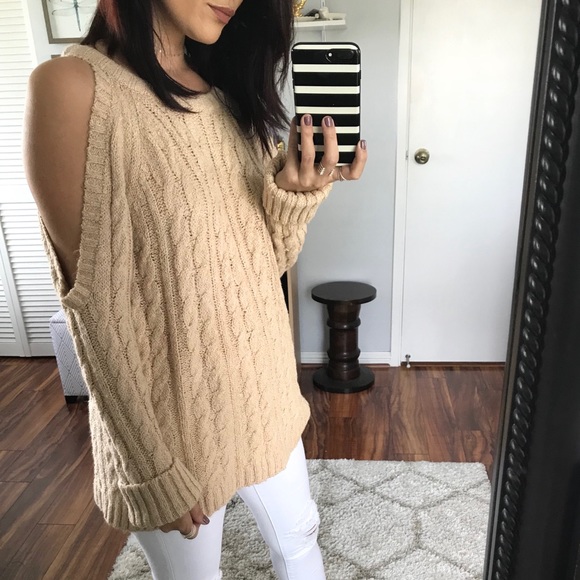 🔅BOGO Last 1 | Logan Cold Shoulder Sweater Blush - Picture 2 of 3